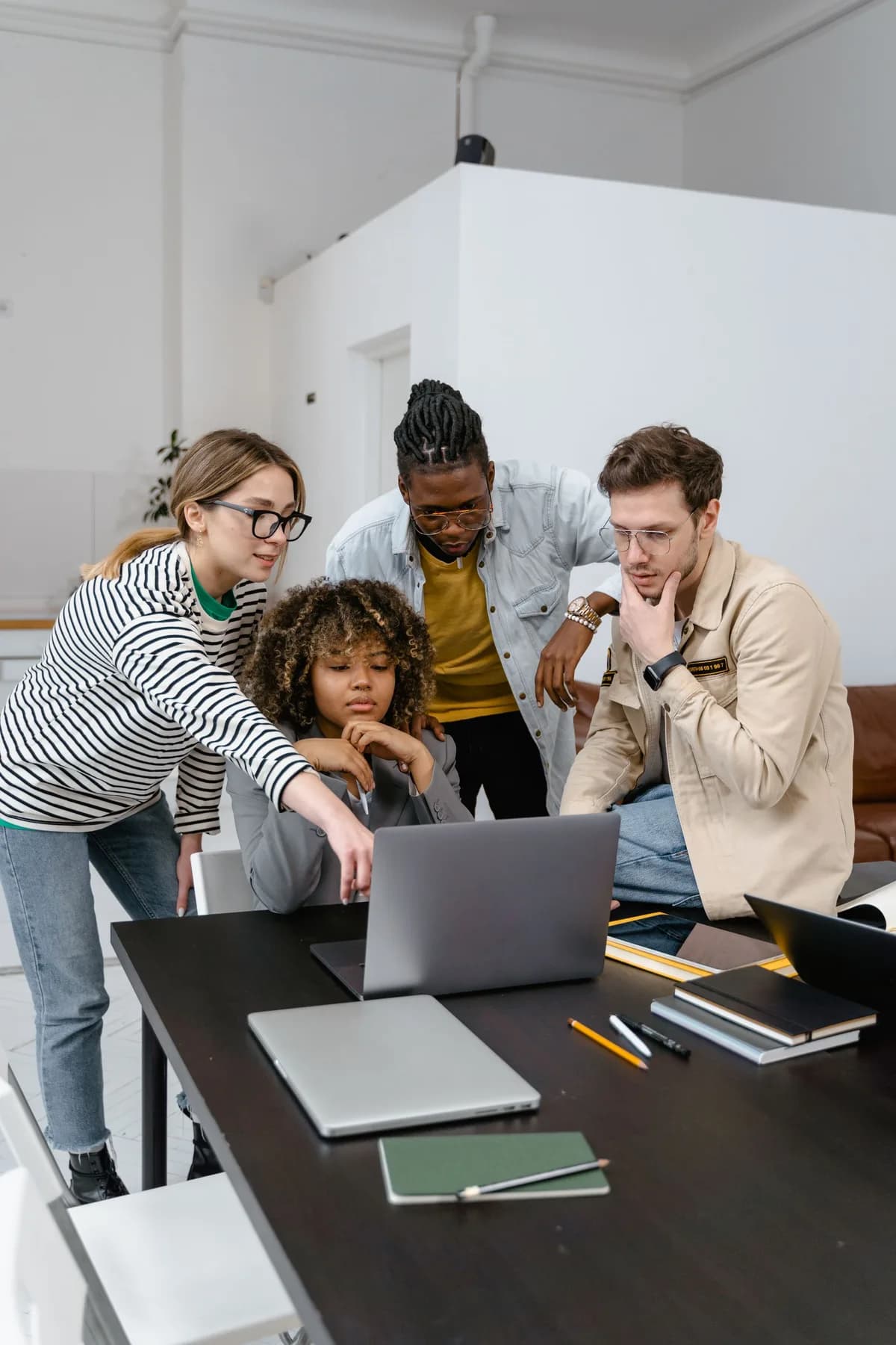 Professionisti al lavoro durante una sessione di formazione